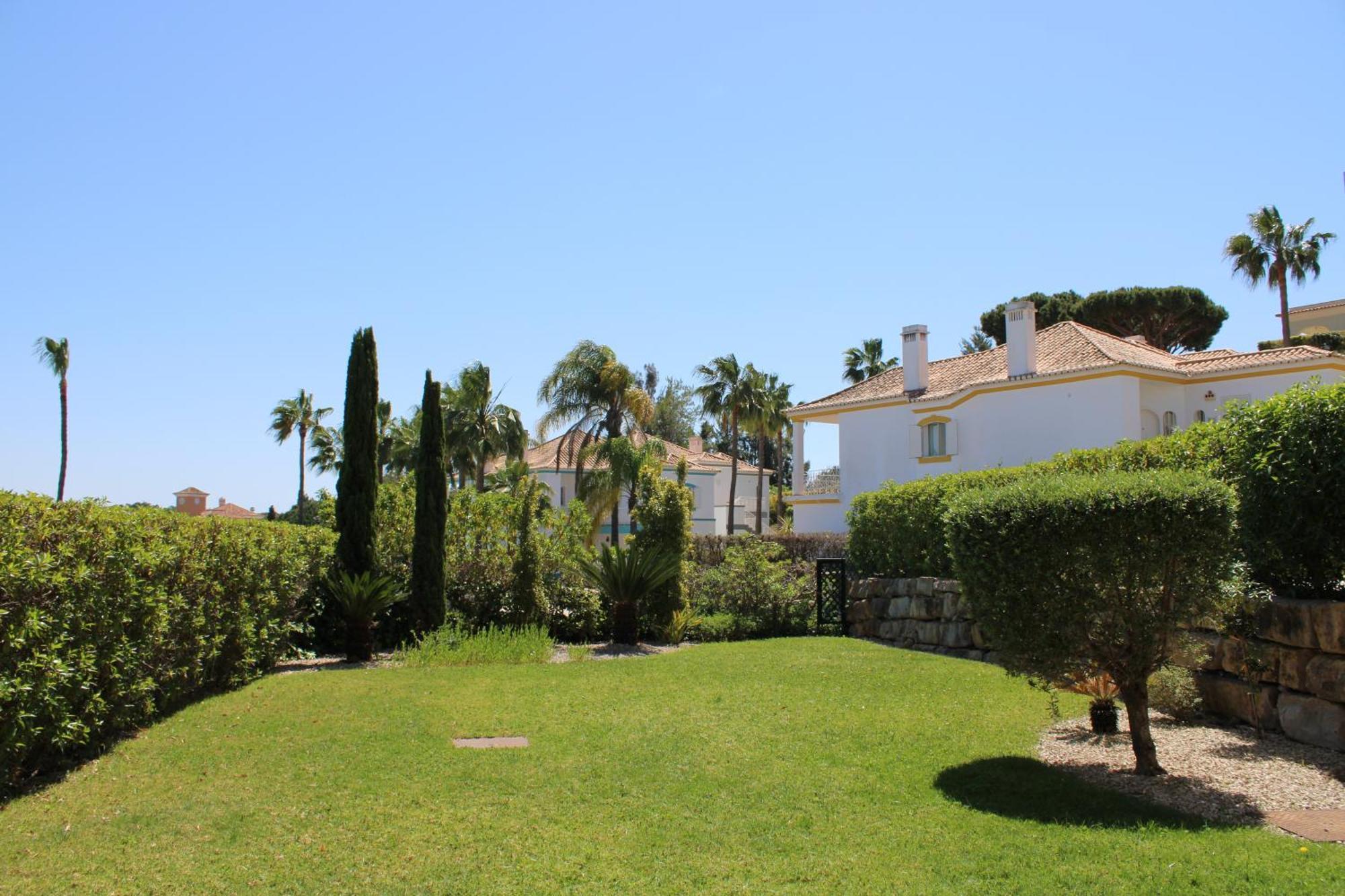 Luxury 2 Bedroom With Private Garden Almancil