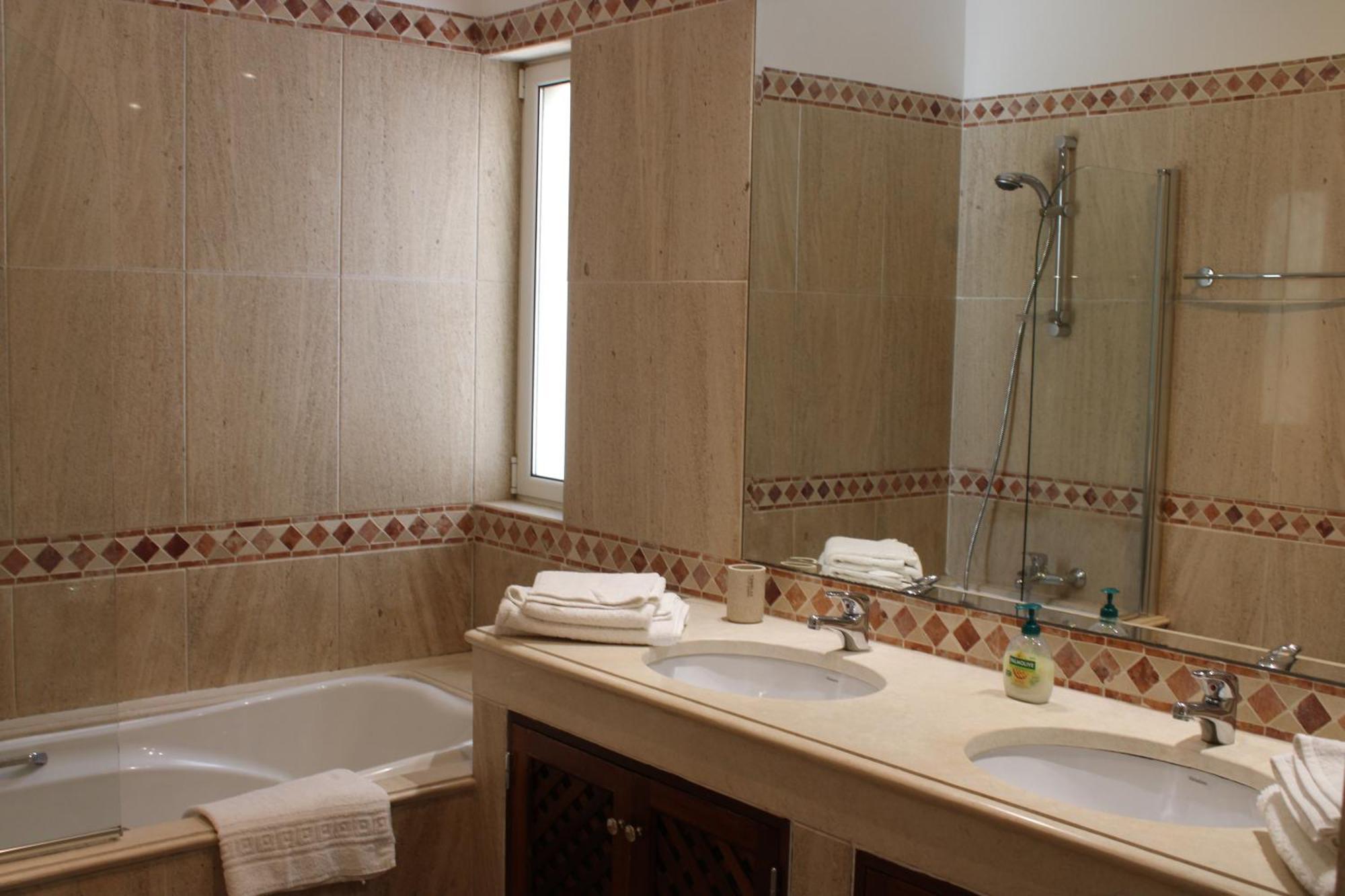 Luxury 2 Bedroom With Private Garden Almancil