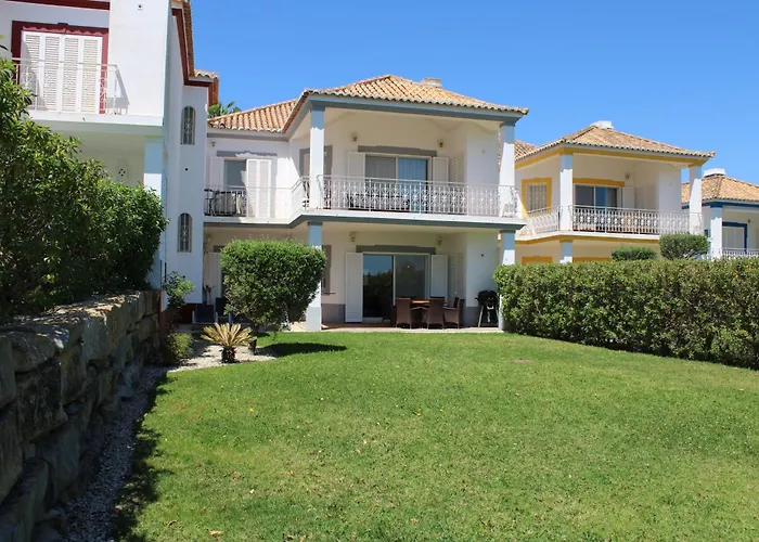 Luxury 2 Bedroom Apartment With Private Garden