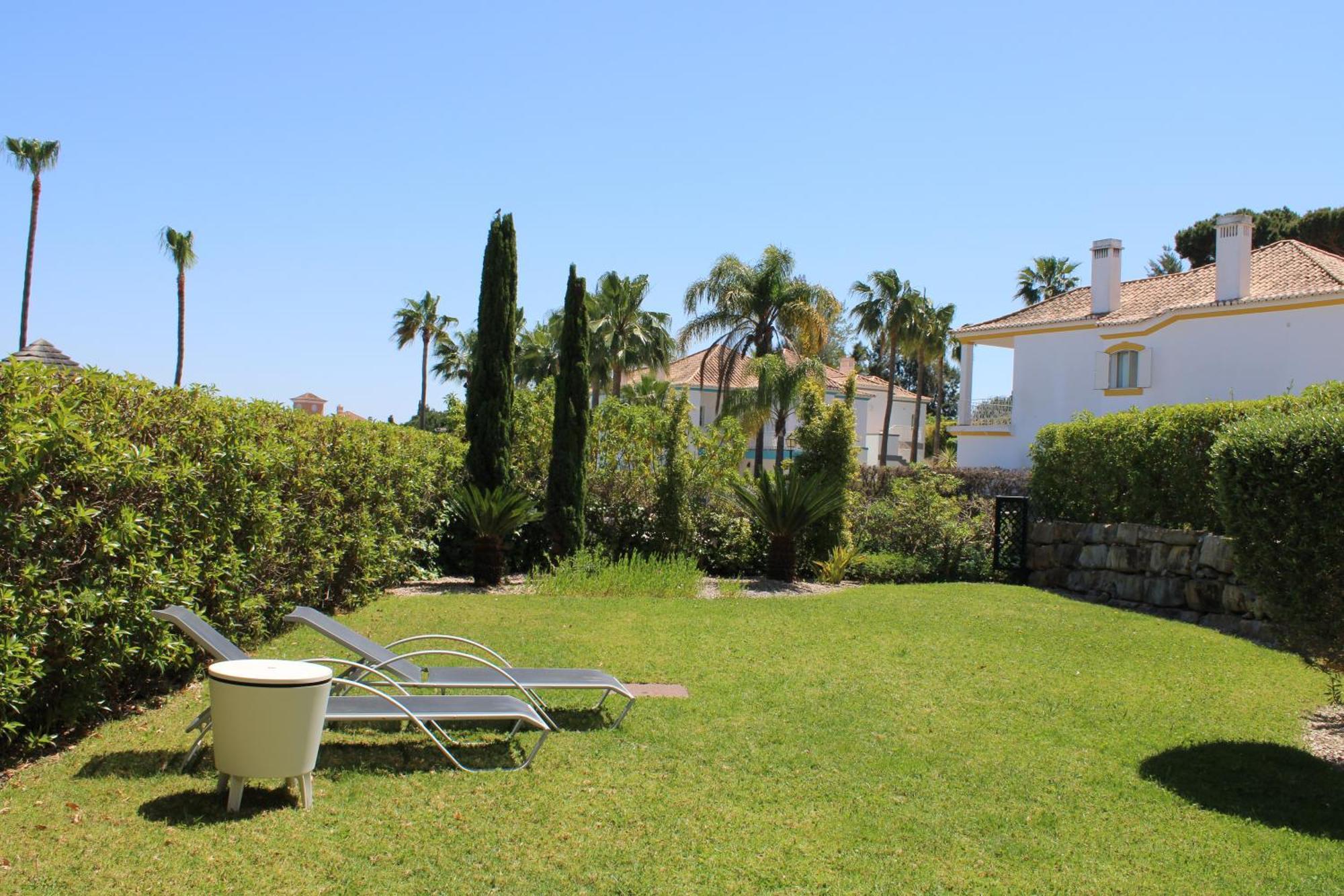 Apartment Luxury 2 Bedroom With Private Garden Almancil
