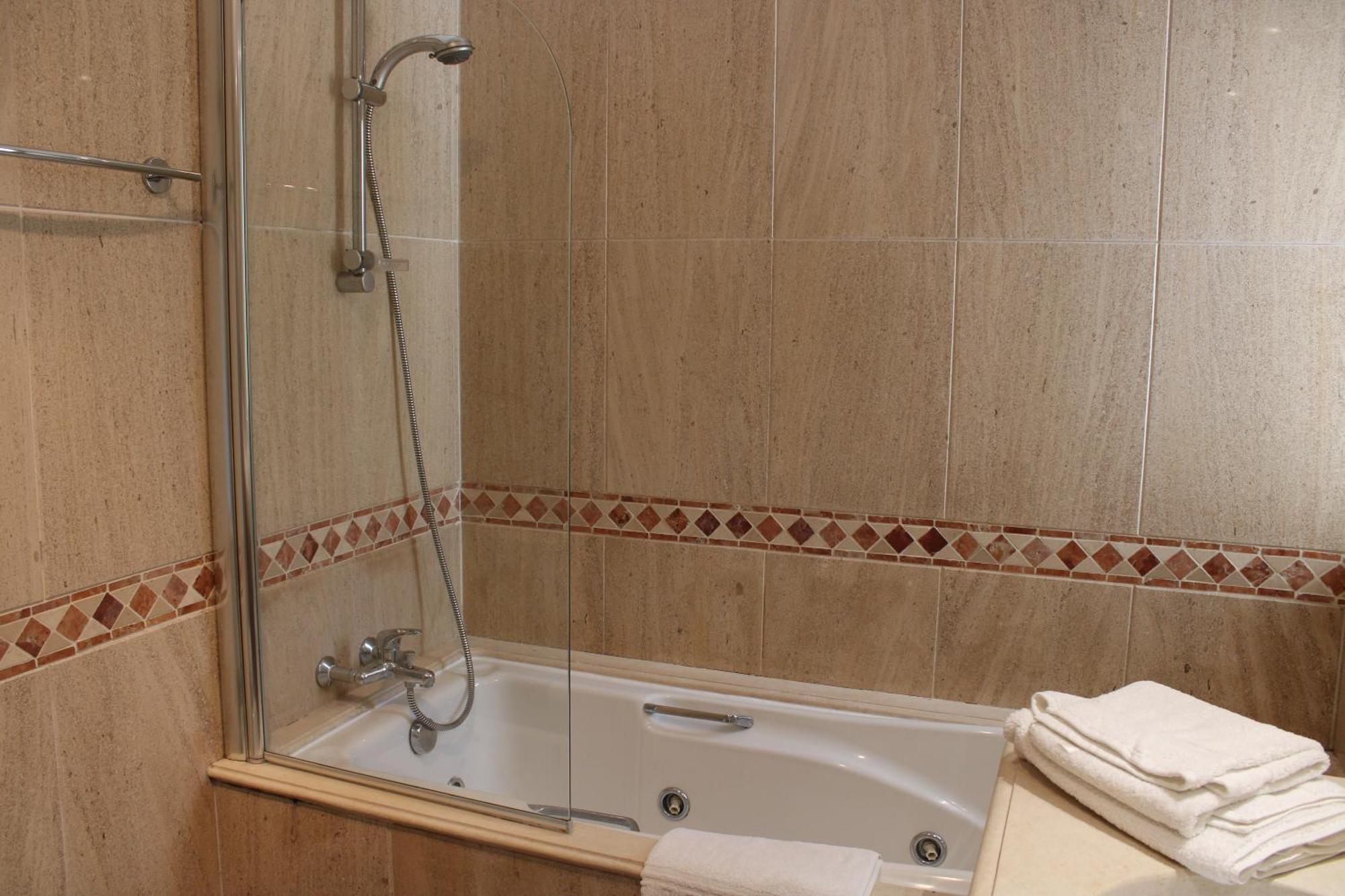 Apartment Luxury 2 Bedroom With Private Garden
