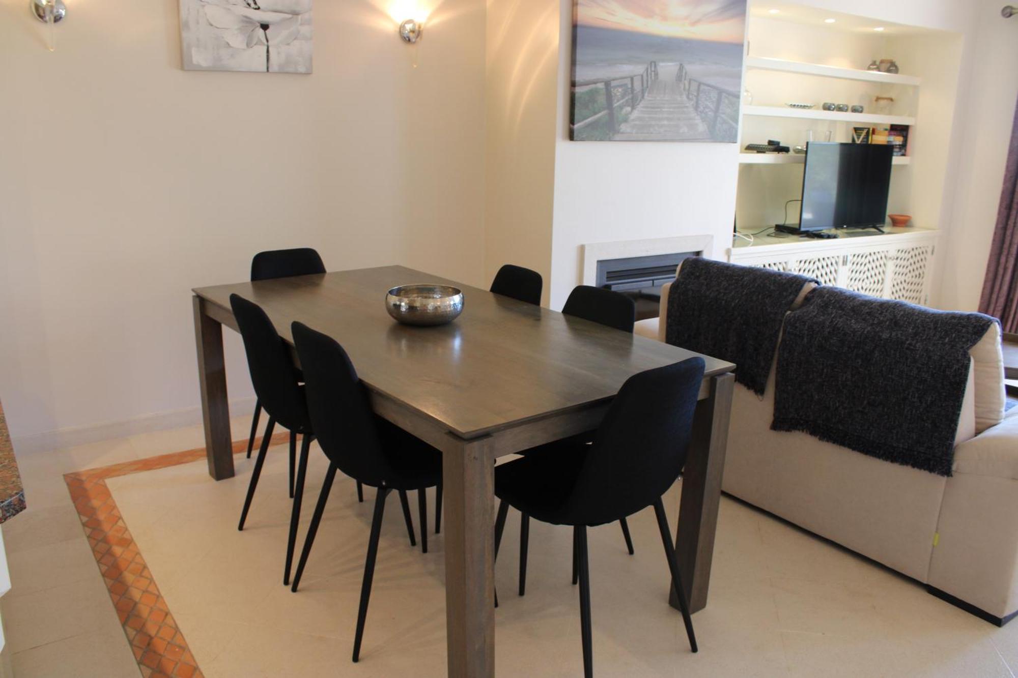 Apartment Luxury 2 Bedroom With Private Garden