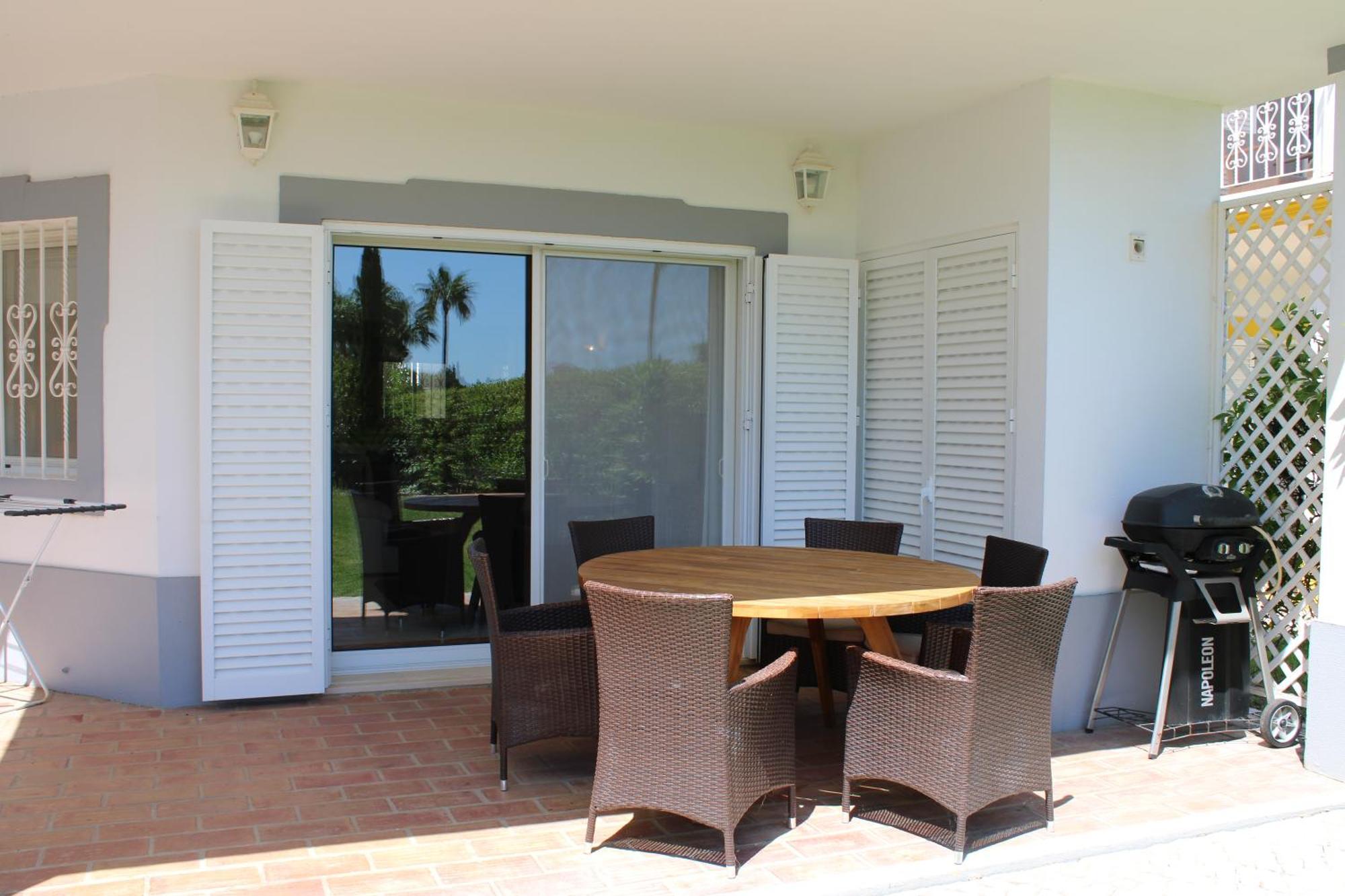 Apartment Luxury 2 Bedroom With Private Garden