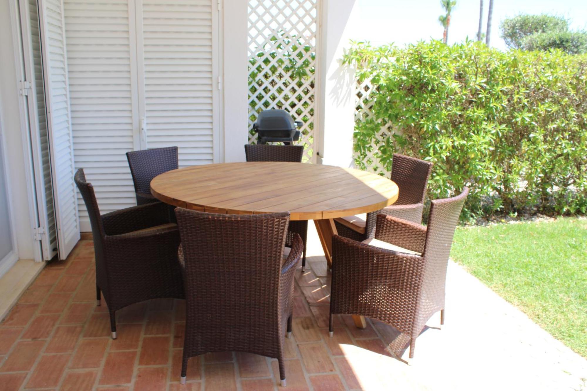 Apartment Luxury 2 Bedroom With Private Garden *